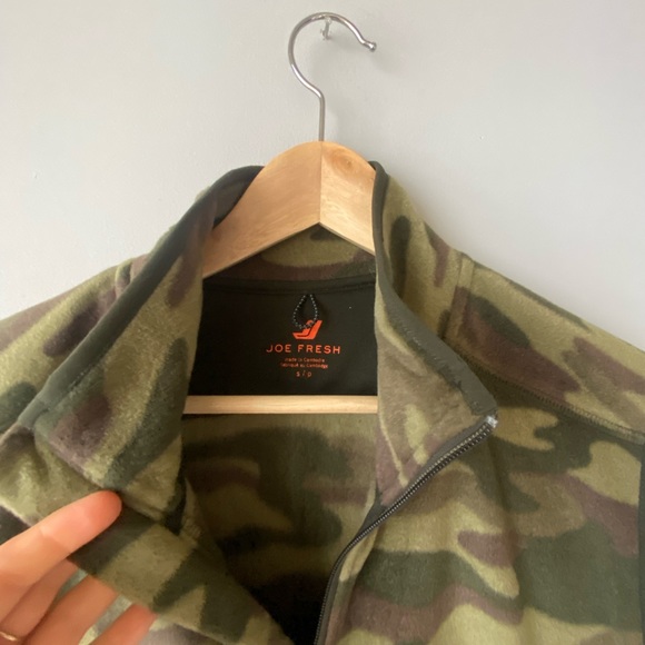 Fleece Camo Zip-Up Vest - Picture 6 of 6